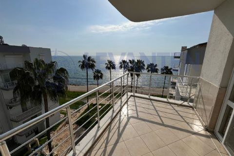 https://www.sahibinden.com/ilan/emlak-konut-kiralik-levantenden-yola-denize-sifir-havuzlu-korikos-sitesi-kiralik-3-plus1-1312219357/detay