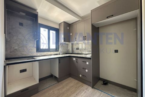 LEVANTEN Mezitli'de Sıfır, Havuzlu, Site İçi 2+1 Kiralık Daire KAT 3 