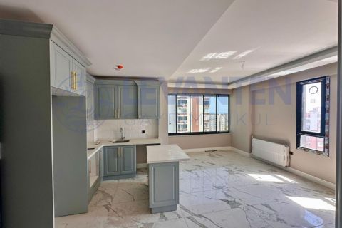 LEVANTENDEN 2 BLOK HAVUZLU SİTE İÇİ EBEVEYN BANYOLU KOMBİLİ 2+1