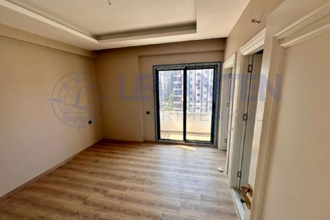 LEVANTENDEN 2 BLOK HAVUZLU SİTE İÇİ EBEVEYN BANYOLU KOMBİLİ 2+1