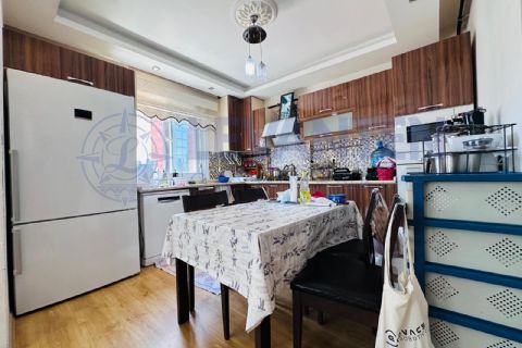 LEVANTENDEN AKKEN MOREV 3 SİTESİNDE ARA KAT KOMBİLİ 3+1