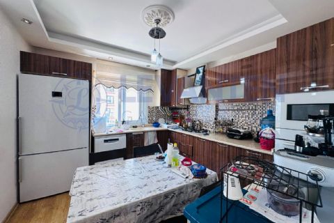 LEVANTENDEN AKKEN MOREV 3 SİTESİNDE ARA KAT KOMBİLİ 3+1