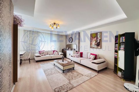 LEVANTENDEN ÇİFTLİKKÖYDE HAVUZLU SİTE İÇİ 3+1 CEPHELERİ AÇIK