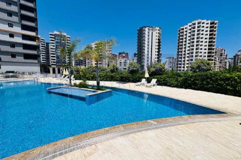 LEVANTEN'DEN DENİZ GÖREN 2 BLOK HAVUZLU GENİŞ AİLELER İÇİ 5+1