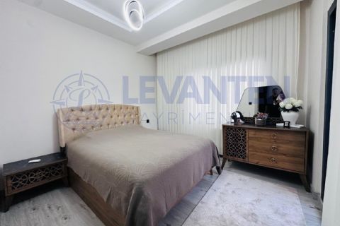 LEVANTENDEN DENİZ GÖREN KOMBİ HAVUZ 2+1