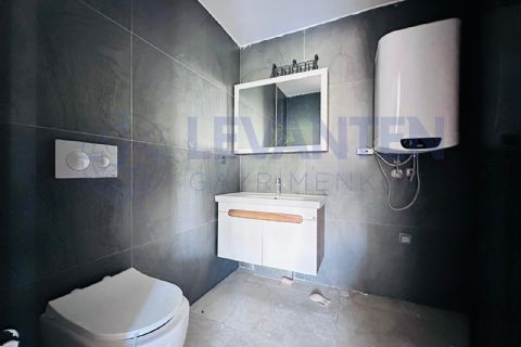 LEVANTENDEN DENİZ MANZARALI AQUAHAVUZLU SİTE İÇİ ULTRA LÜKS 1+1