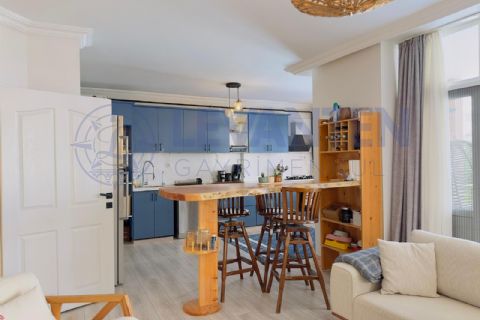 LEVANTENDEN DENİZE YAKIN HAVUZ KOMBİ GENİŞ OTURUM MASRAFSIZ 3+1