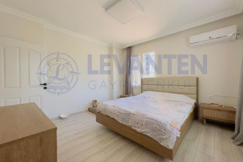 LEVANTENDEN DENİZE YAKIN HAVUZ KOMBİ GENİŞ OTURUM MASRAFSIZ 3+1
