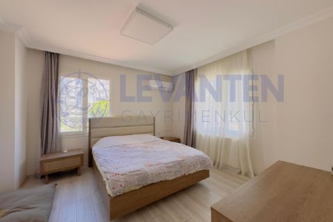 LEVANTENDEN DENİZE YAKIN HAVUZ KOMBİ GENİŞ OTURUM MASRAFSIZ 3+1