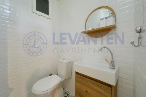 LEVANTENDEN DENİZE YAKIN HAVUZ KOMBİ GENİŞ OTURUM MASRAFSIZ 3+1