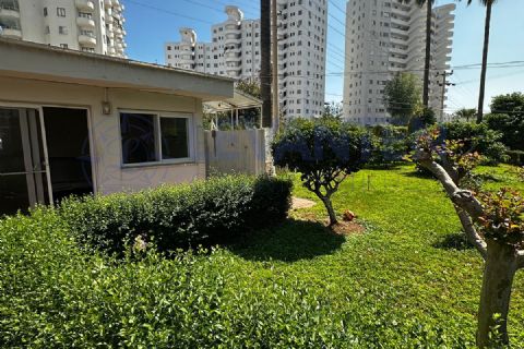LEVANTENDEN DENİZE YAKIN HAVUZLU SİTE GENİŞ OTURUM 2+1