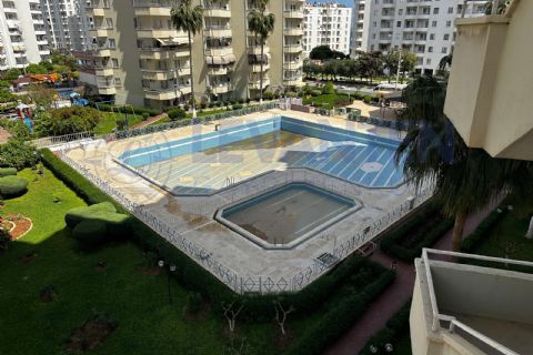 LEVANTENDEN DENİZE YAKIN HAVUZLU SİTE GENİŞ OTURUM 2+1