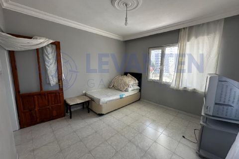 LEVANTENDEN DENİZE YAKIN HAVUZLU SİTE GENİŞ OTURUM 2+1