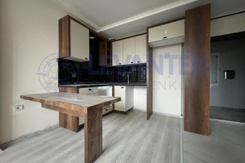 LEVANTENDEN DENİZE YAKIN HAVUZLU SİTE İÇİ 1+1