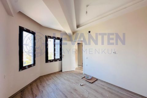 LEVANTENDEN FEA KONAKTA SIFIR EBEVEYN BANYO HER KAT TEK 2+1