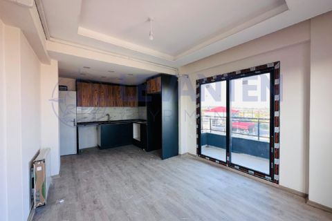 LEVANTENDEN FEA KONAKTA SIFIR EBEVEYN BANYO HER KAT TEK 2+1