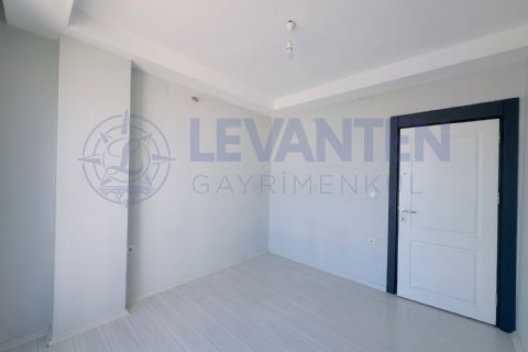 LEVANTENDEN GELECEK OKULU CİVARI Kombili Cam Balkonlu 3+1 Daire