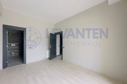 LEVANTENDEN GMK BULVARI ÜZERİNDE AÇIK KAPALI OTOPARK AÇIK MUTFAK 2+1