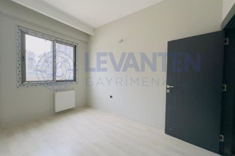 LEVANTENDEN GMK BULVARI ÜZERİNDE AÇIK KAPALI OTOPARK AÇIK MUTFAK 2+1