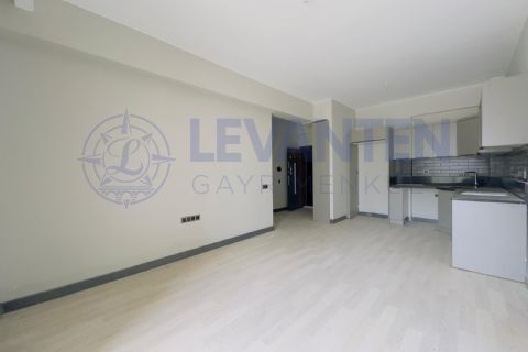 LEVANTENDEN GMK BULVARI ÜZERİNDE AÇIK KAPALI OTOPARK AÇIK MUTFAK 2+1