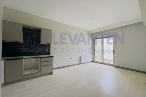 LEVANTENDEN GMK BULVARI ÜZERİNDE AÇIK KAPALI OTOPARK AÇIK MUTFAK 2+1