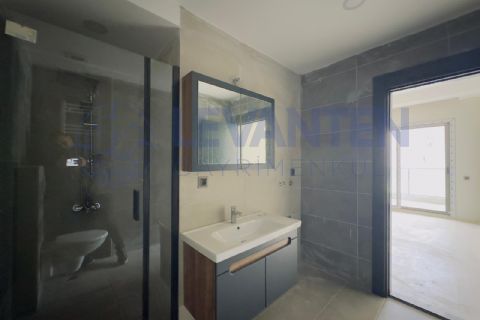LEVANTENDEN GMK BULVARI ÜZERİNDE AÇIK KAPALI OTOPARK AÇIK MUTFAK 2+1