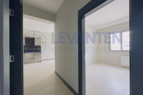 LEVANTENDEN GMK BULVARI ÜZERİNDE AÇIK KAPALI OTOPARK AÇIK MUTFAK 2+1
