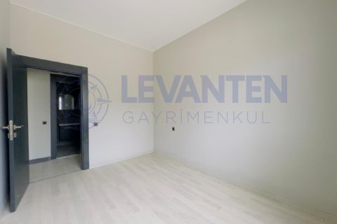 LEVANTENDEN GMK BULVARI ÜZERİNDE AÇIK KAPALI OTOPARK AÇIK MUTFAK 2+1