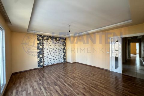 LEVANTENDEN GMK KUYULUK YOLUNA YAKIN TEK BLOK AYRI MUTFAK EBEVEYN BANYO 3+1