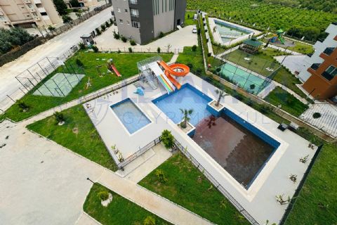 LEVANTEN'DEN GÜNEY CEPHELİ HAVUZLU SIFIR 1+1