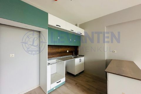 LEVANTEN'DEN GÜNEY CEPHELİ HAVUZLU SIFIR 1+1