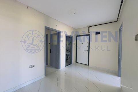 LEVANTENDEN HAVUZLU 24 SAAT GÜVENLİKLİ SİTEDE İÇİ YENİ 3+1