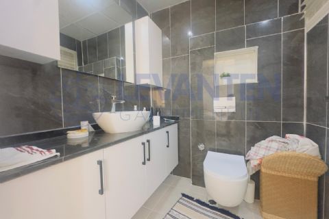 LEVANTENDEN Havuzlu, Eşyalı, Ebeveyn Banyolu 2+1 Satılık Daire