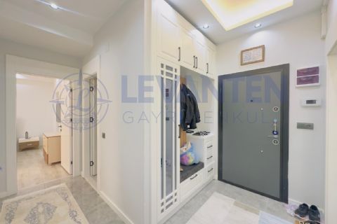 LEVANTENDEN Havuzlu, Eşyalı, Ebeveyn Banyolu 2+1 Satılık Daire