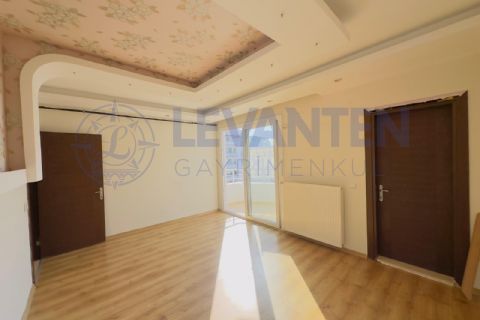 LEVANTENDEN HAVUZLU SİTE DENİZ GÖREN BALKON KOMBİ CAM BALKON 3+1