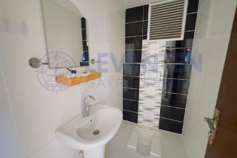 LEVANTENDEN HAVUZLU SİTE DENİZ GÖREN BALKON KOMBİ CAM BALKON 3+1