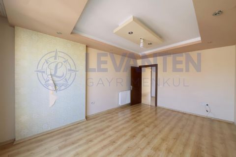 LEVANTENDEN HAVUZLU SİTE DENİZ GÖREN BALKON KOMBİ CAM BALKON 3+1