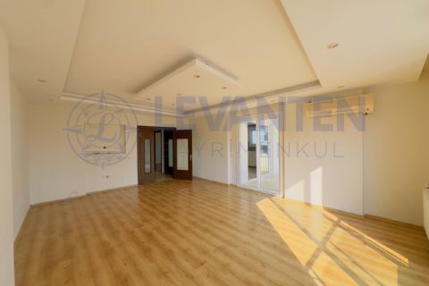 LEVANTENDEN HAVUZLU SİTE DENİZ GÖREN BALKON KOMBİ CAM BALKON 3+1
