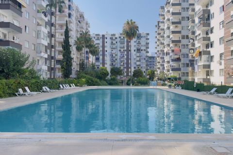 LEVANTENDEN HAVUZLU SİTE İÇİ KOMBİ CAM BALKON İÇİ YENİLENMİŞ 3+1