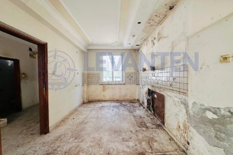 LEVANTEN'DEN HAVUZLU VİLLA SİTE İÇİ 5+1 TRİPLEKS