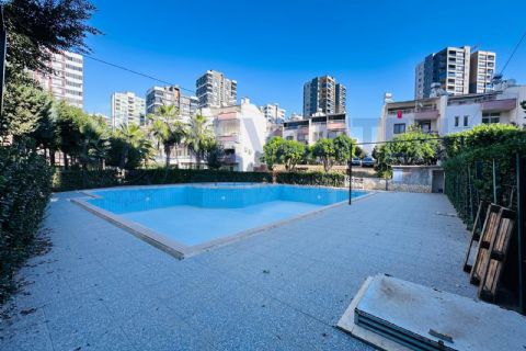 LEVANTEN'DEN HAVUZLU VİLLA SİTE İÇİ 5+1 TRİPLEKS