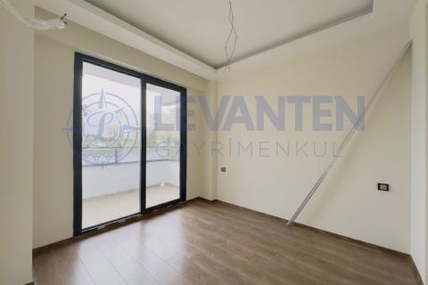 LEVANTENDEN KALİTELİ MALZEME KORİDORLU BALKONLU 1+1