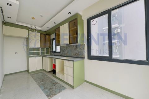 LEVANTENDEN KALİTELİ MALZEME KORİİDORLU BALKONLU 1+1