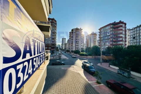 LEVANTENDEN KİTAPSAN ARKASI SOSYETEYE YAKIN 3+1