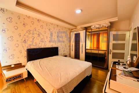 LEVANTENDEN KİTAPSAN ARKASI SOSYETEYE YAKIN 3+1