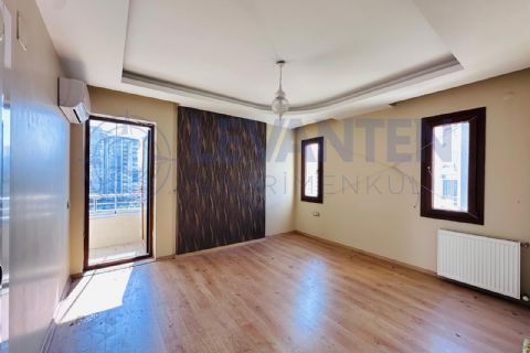 LEVANTENDEN KOMBİ CAM BALKON KLİMA CADDE ÜZERİ HER KAT TEK 3+1