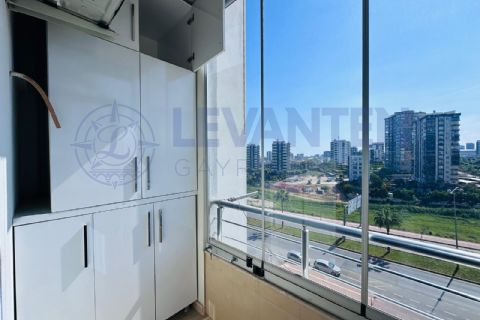 LEVANTENDEN KOMBİ CAM BALKON KLİMA CADDE ÜZERİ HER KAT TEK 3+1