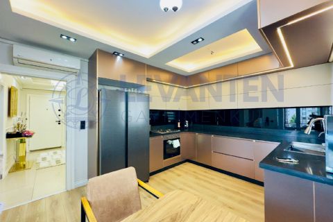 LEVANTENDEN MENDERESTE İÇ MİMAR YAPIMI TEK BLOK HAVUZLU 4+1