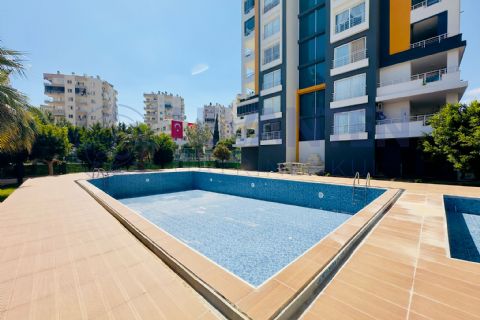 LEVANTENDEN MENDERESTE İÇ MİMAR YAPIMI TEK BLOK HAVUZLU 4+1