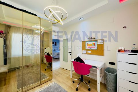 LEVANTENDEN MENDERESTE İÇ MİMAR YAPIMI TEK BLOK HAVUZLU 4+1